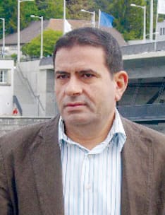 عزت القمحاوي